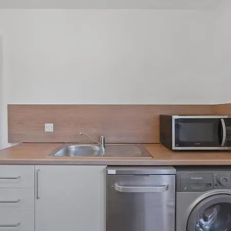 Saughton 2br Free Private Parking Near Tram Station * Edinburgh