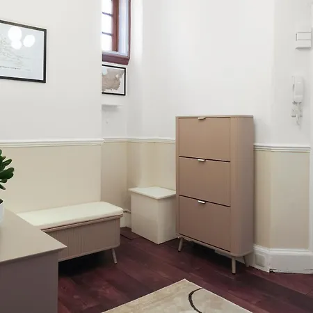 Modern Premium Penthouse Ramsay Gardens Apartment