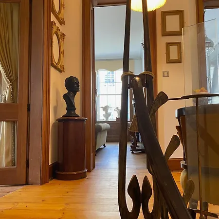 Elegant Main Door, 2 Floor Flat In Historic Leith Apartment