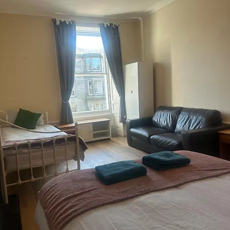 Apartment Pleasance 4 Bedrooms 7 Beds