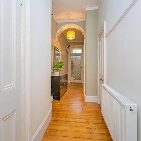 Elegant Victorian On Holyrood Park * Edinburg