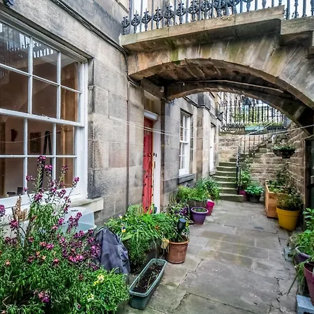 Georgian West End Near Haymarket - Pass The Keys Apartment Edinburgh