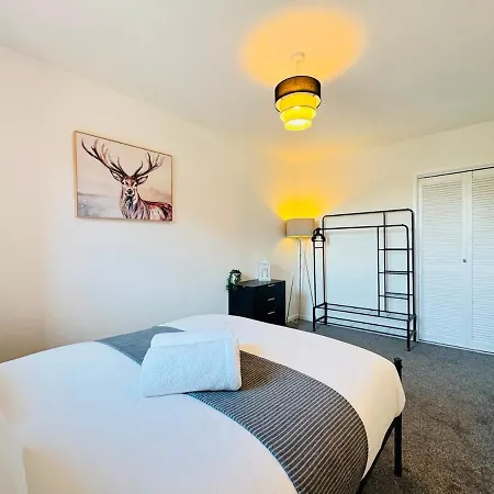 Stylish 3-bed In Leith *