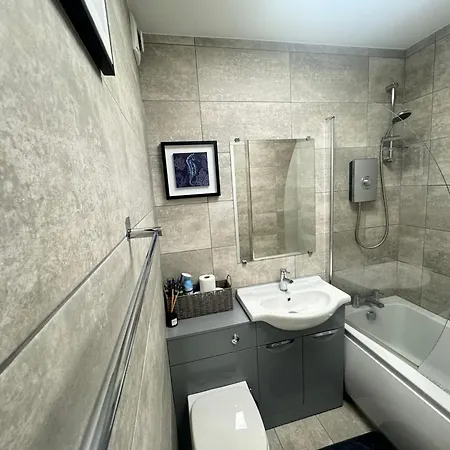 Old Town - Superfast Wifi - 3br Sleeps 7 Apartment