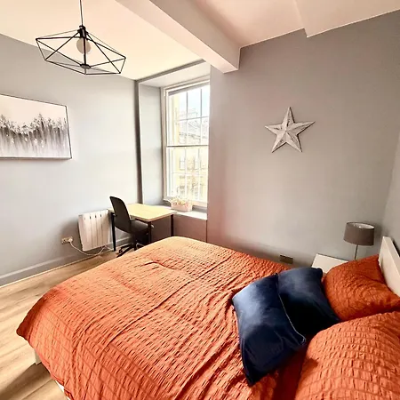 Old Town - Superfast Wifi - 3br Sleeps 7 Apartment