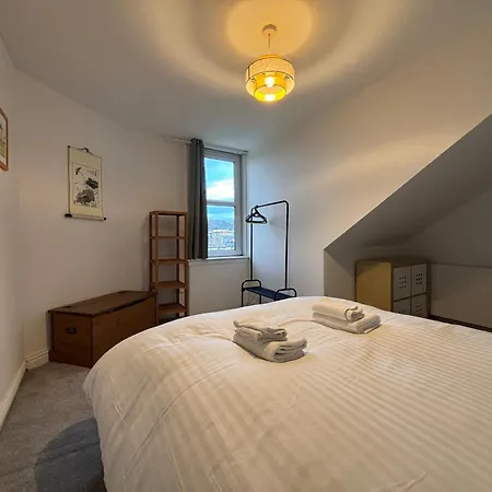 Large Duplex Flat In Leith On Leith Walk Apartment Edinburgh