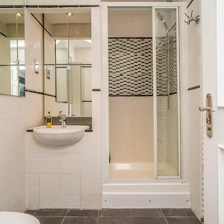 Apartment Stylish Hideaway In - Pass The Keys *