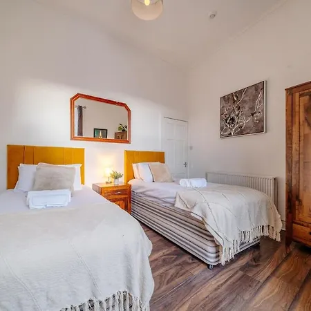 Wee Clan Apartment, Sleep 6, Centre! Edinburgh