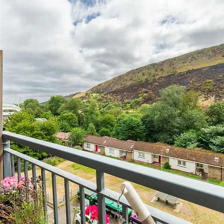 Serene 2bdr Retreat By Holyrood Park
