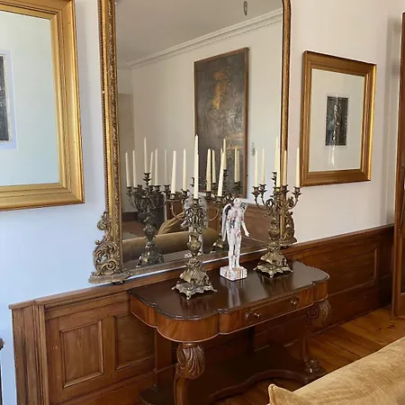Elegant Main Door, 2 Floor Flat In Historic Leith Edinburgh