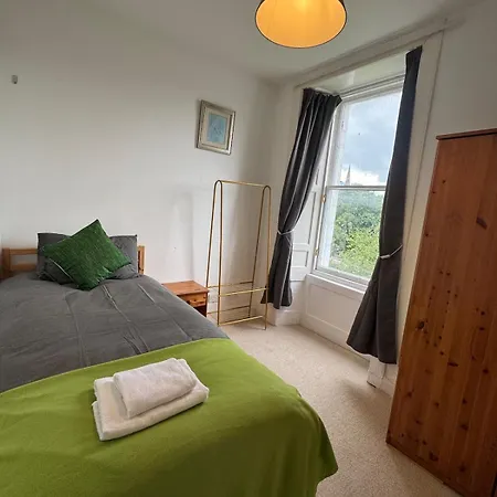 Pleasance 4 Bedrooms 7 Beds Edinburgh
