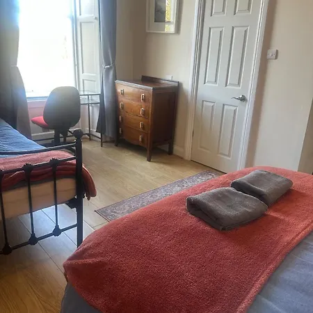 Apartment Pleasance 4 Bedrooms 7 Beds