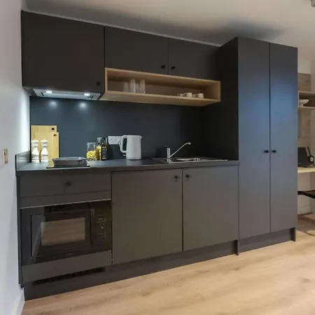 Straits Place In Apartment *