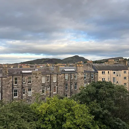 Large Duplex Flat In Leith On Leith Walk Apartment Edinburgh