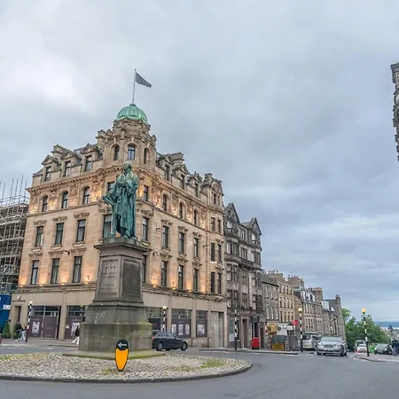 Charming Georgian Flat In The Heart Of - Pass The Keys