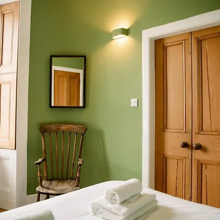 Apartment 1 Bed Overlooking The Historic Greyfriars Church Edinburgh