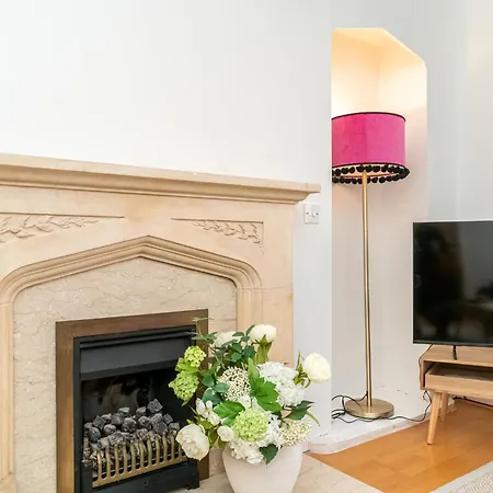 Cosy 2 Bed In - Pass The Keys * Edinburgh