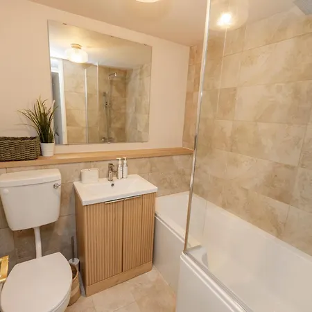 Apartment Stylish 2-bedroom In Stockbridge Edinburgh