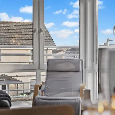 Apartment Saughton 2br Free Private Parking Near Tram Station *