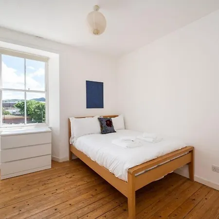 Sunny Flat In Leith With The View Of Arthur's Seat * Edimburgo
