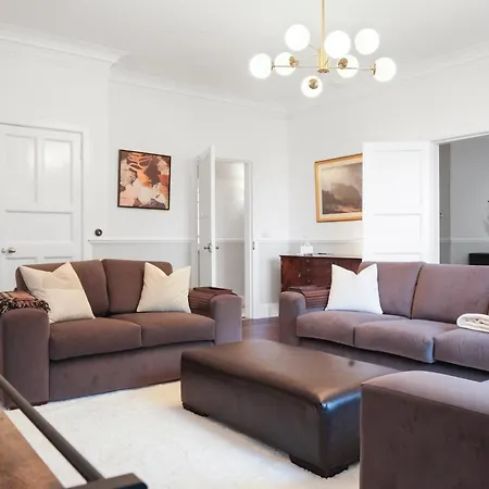 Modern Premium Penthouse Ramsay Gardens