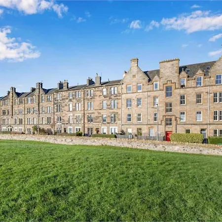 Elegant Victorian On Holyrood Park * Edinburg