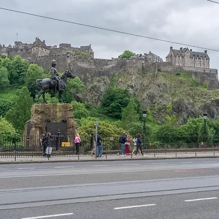 Charming Georgian Flat In The Heart Of - Pass The Keys Apartment Edinburgh