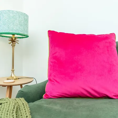 Cosy 2 Bed In - Pass The Keys Edinburgh