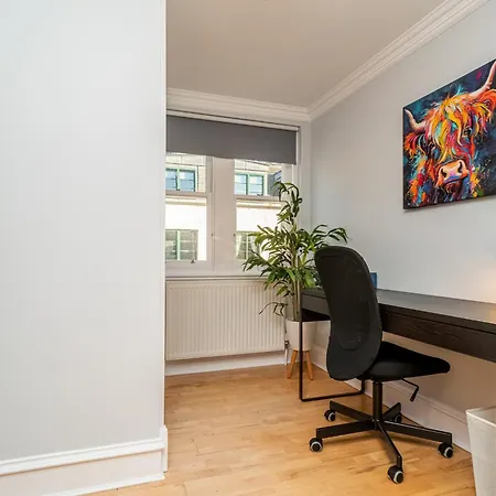 Stylish Hideaway In - Pass The Keys Apartment