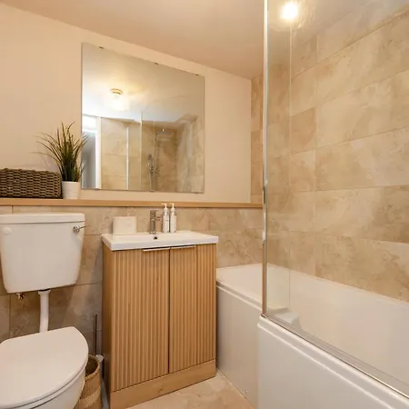 Apartment Stylish 2-bedroom In Stockbridge Edinburgh