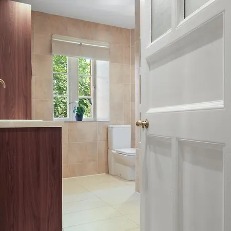 Apartment Modern Premium Penthouse Ramsay Gardens Edinburgh