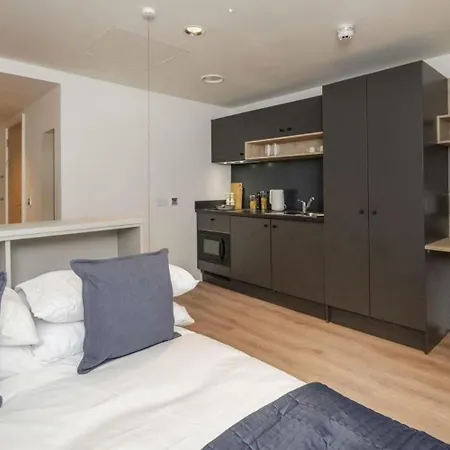 Straits Place In Apartment