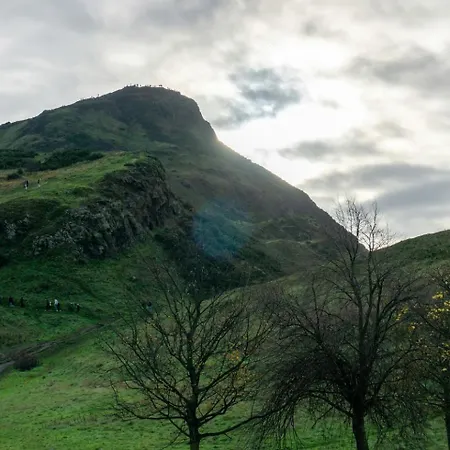 Elegant Victorian On Holyrood Park Lägenhet