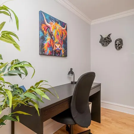 Stylish Hideaway In - Pass The Keys * Edinburgh