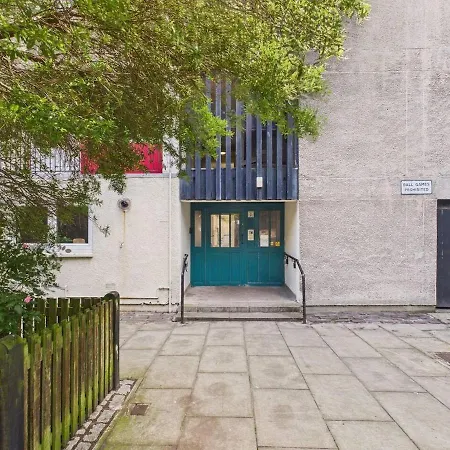 City-centre - Holyrood Apartment *
