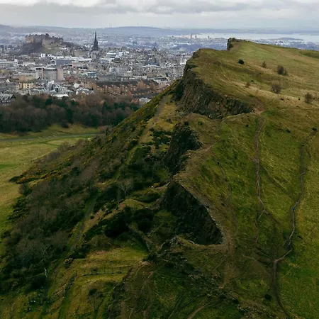 Elegant Victorian On Holyrood Park Lägenhet