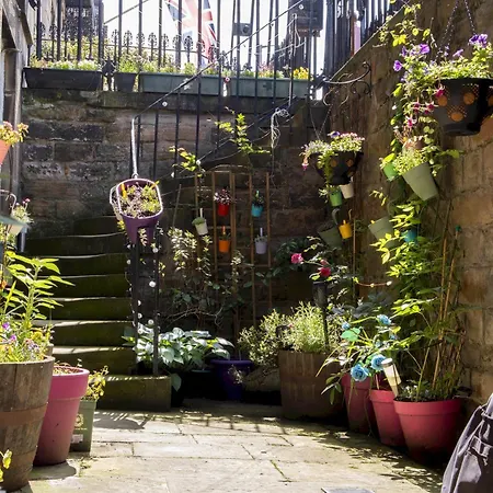 Georgian West End Near Haymarket - Pass The Keys *