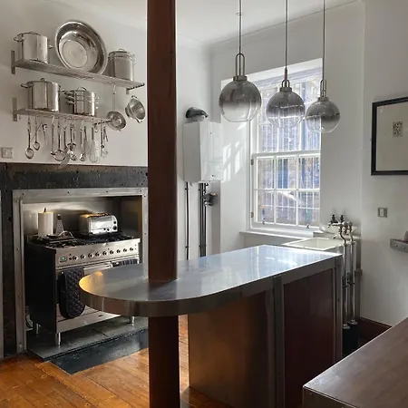 Elegant Main Door, 2 Floor Flat In Historic Leith * Edimburgo