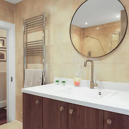 Modern Premium Penthouse Ramsay Gardens Apartment *