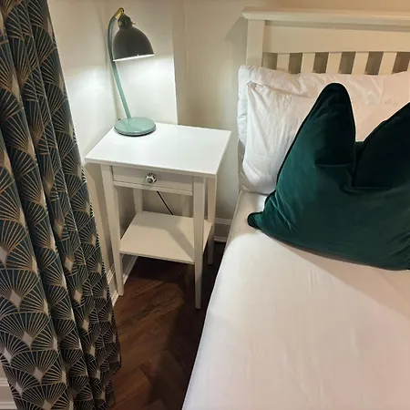 Luxury 2 Bedroom On Famous Royal Mile Apartment Edinburgh