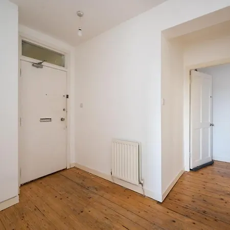 Sunny Flat In Leith With The View Of Arthur's Seat * Edimburgo