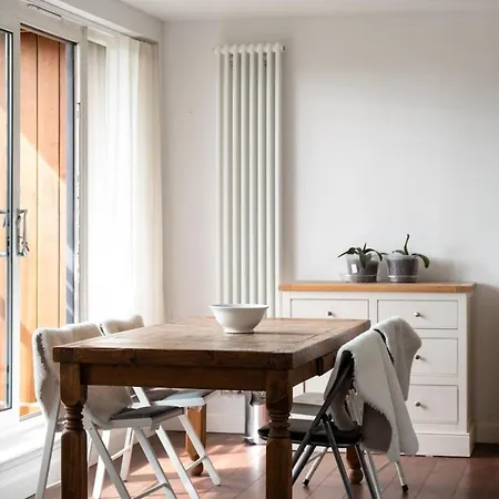 Apartment Modern 2 Bed In