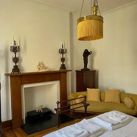 Elegant Main Door, 2 Floor Flat In Historic Leith Apartment Edinburgh