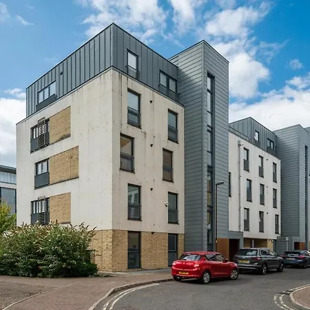 Modern 2 Bed In *