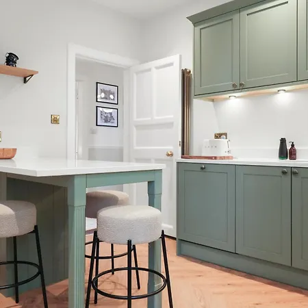 Apartment Modern Premium Penthouse Ramsay Gardens *