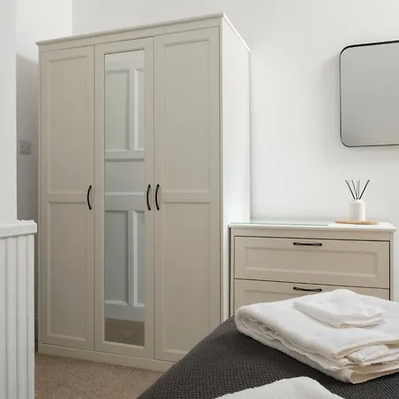 Modern Premium Penthouse Ramsay Gardens * Edinburgh