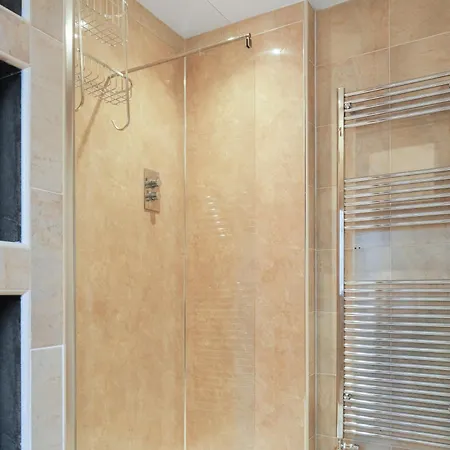 Modern Premium Penthouse Ramsay Gardens Apartment *