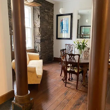 Apartment Elegant Main Door, 2 Floor Flat In Historic Leith Edinburgh