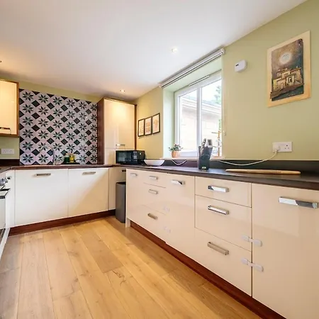Flaxmill's Sleep 4, 2 Bedrooms, Great Edinburg