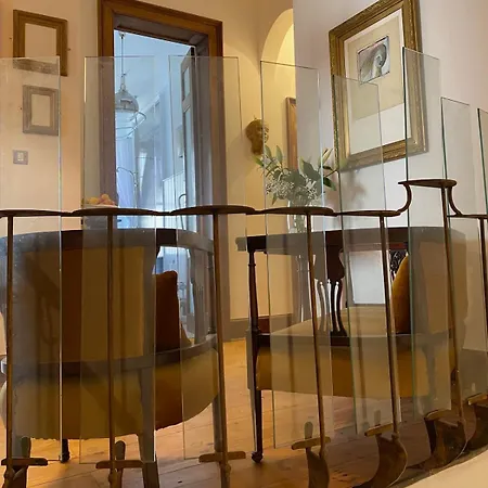 Elegant Main Door, 2 Floor Flat In Historic Leith Apartment *